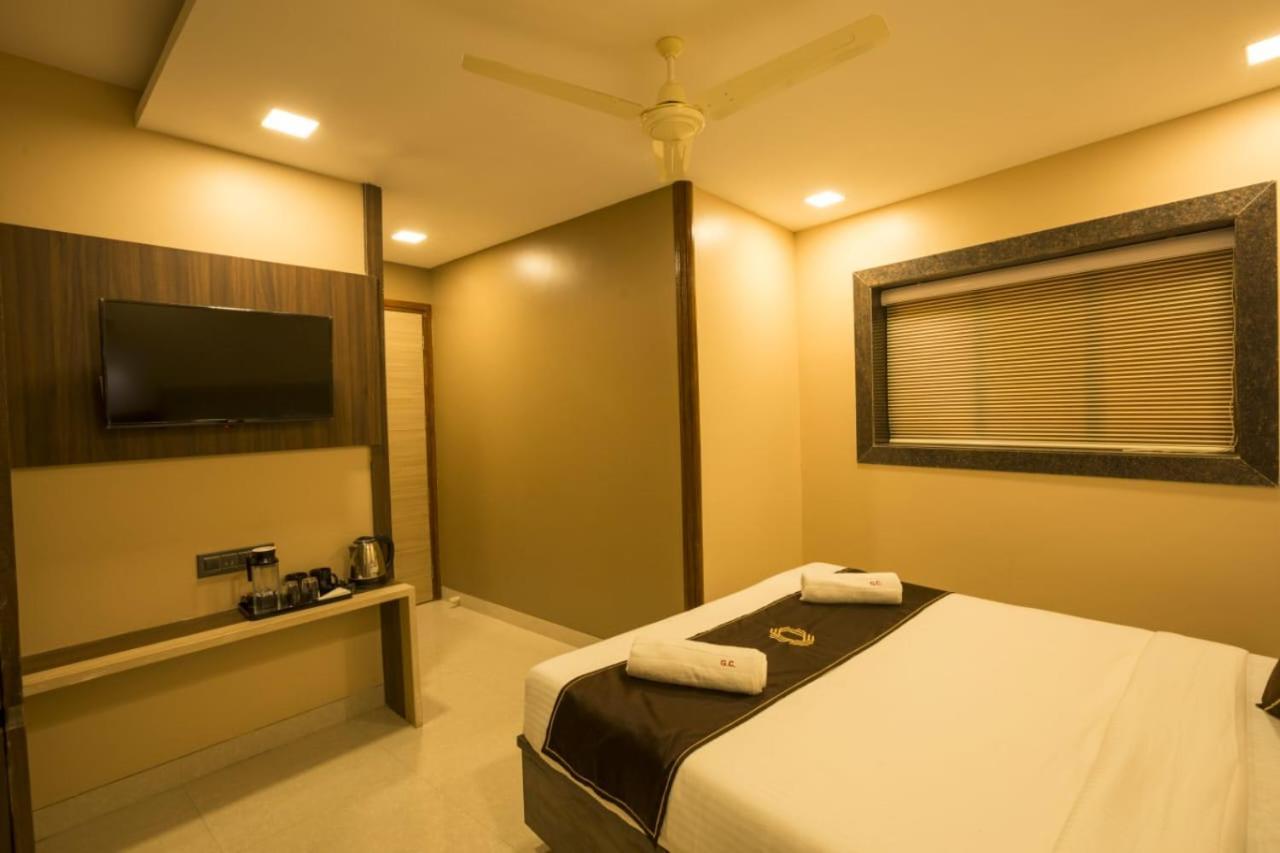Hotel Golden Crown Mumbai  Buitenkant foto