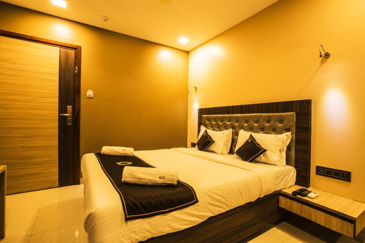 Hotel Golden Crown Mumbai  Buitenkant foto