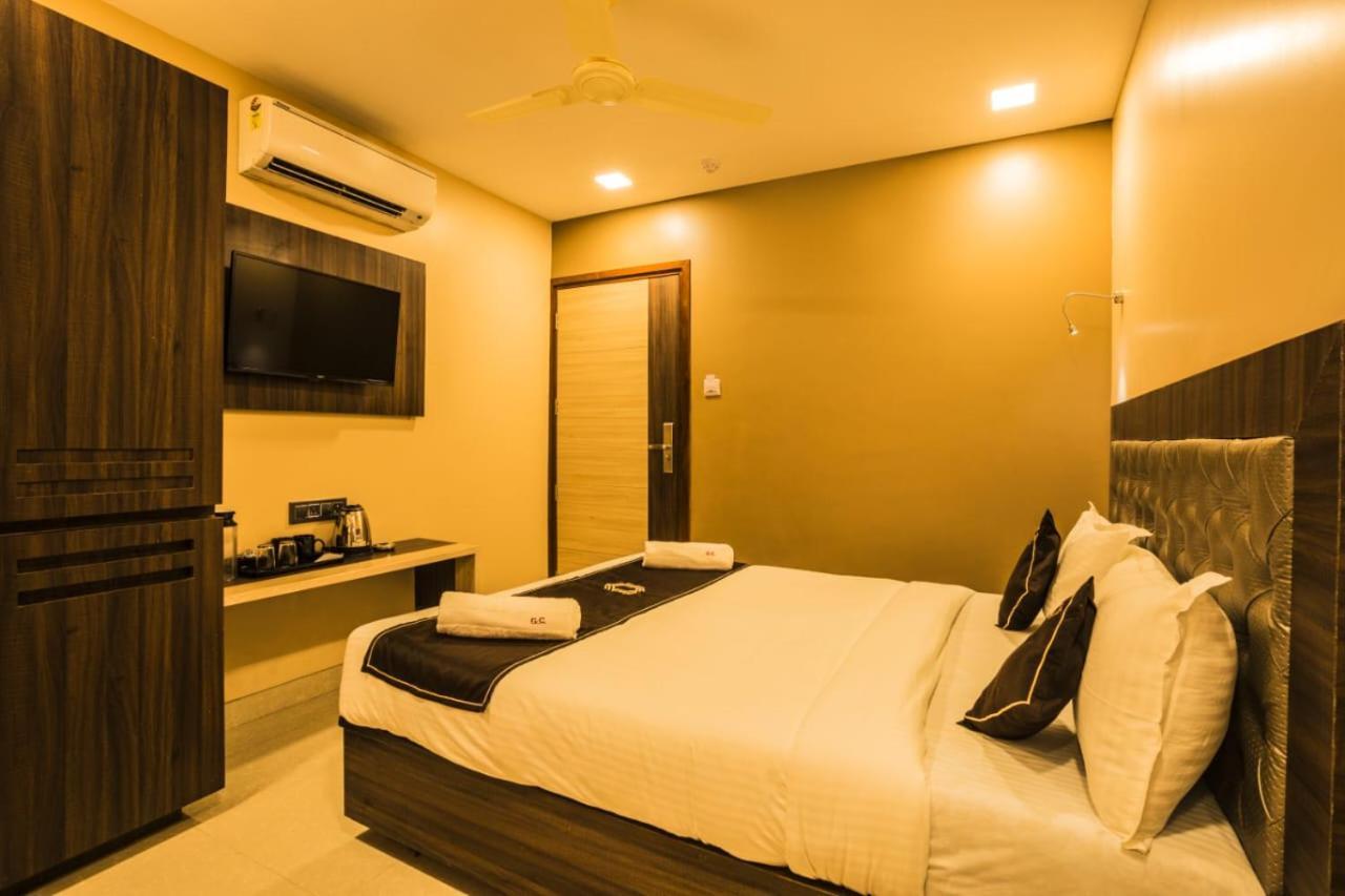 Hotel Golden Crown Mumbai  Buitenkant foto