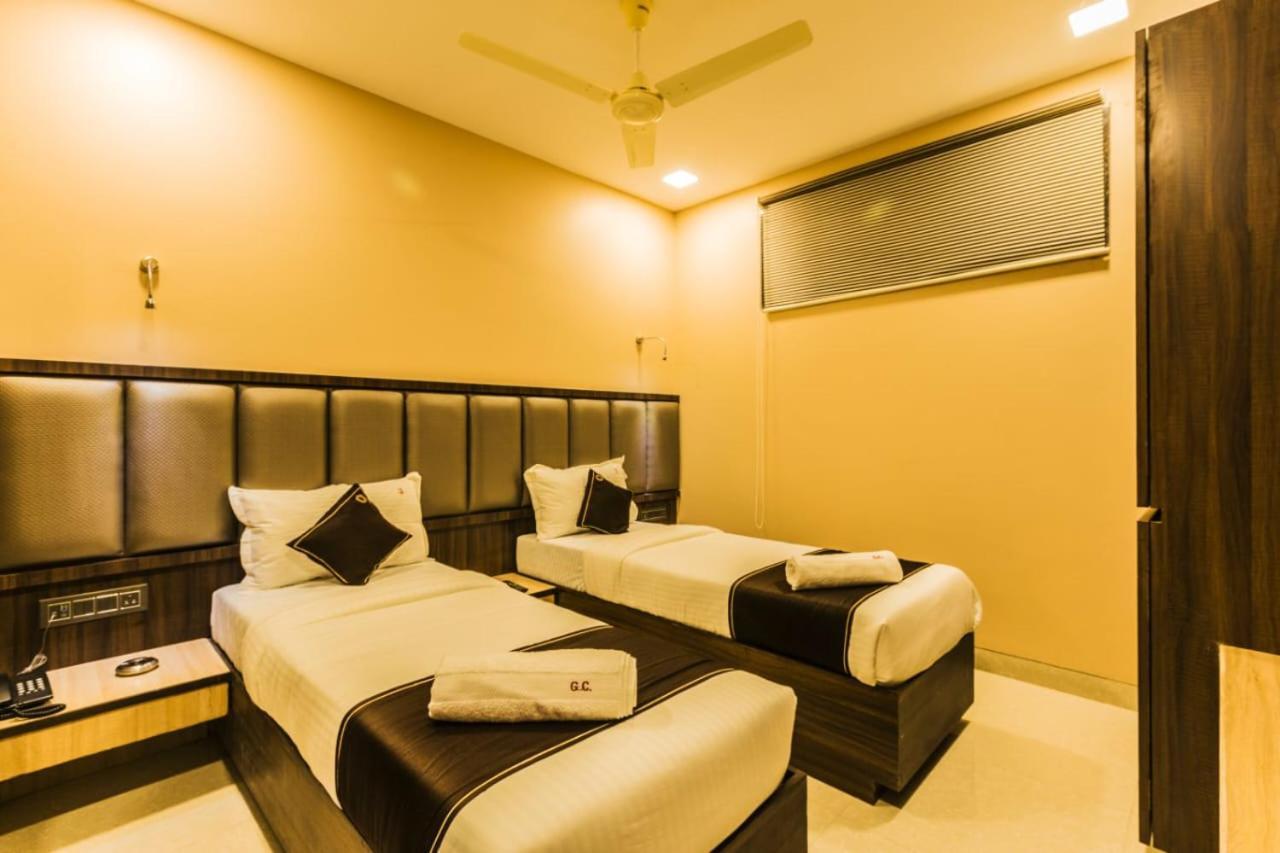 Hotel Golden Crown Mumbai  Buitenkant foto